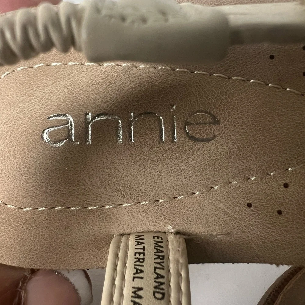 Annie‎ Cream Slippers with Cushioned Comfort, Biege, Size 1, NWOT